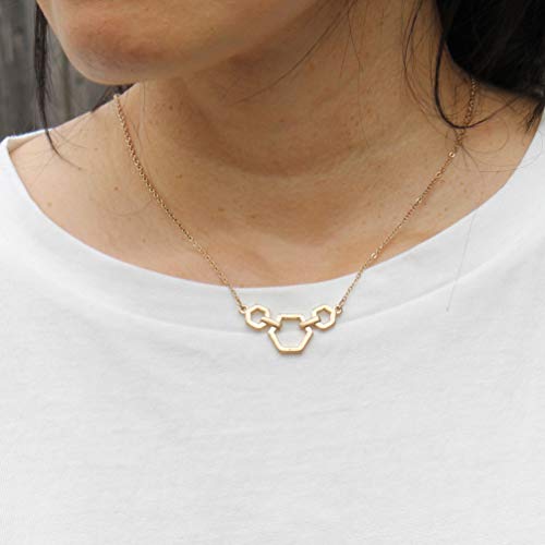 Pomina Dainty Gold Beehive Honeycomb Necklace Geometric Hexagon Cut Out Necklace for Women Teen Girls